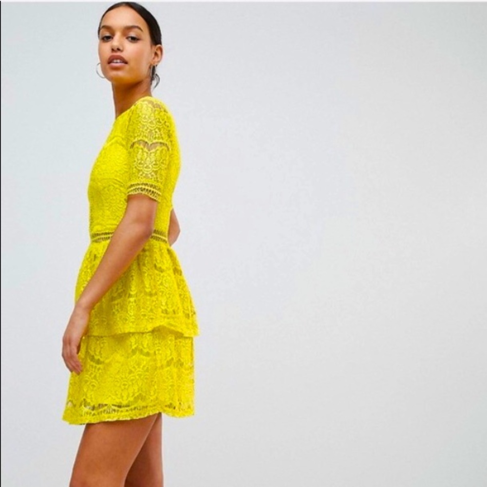 Missguided Ruffle yellow/green lace mini dress